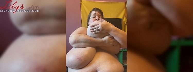 lily3/videos/206 - Lexxxi Luxe shakes her oily boobs